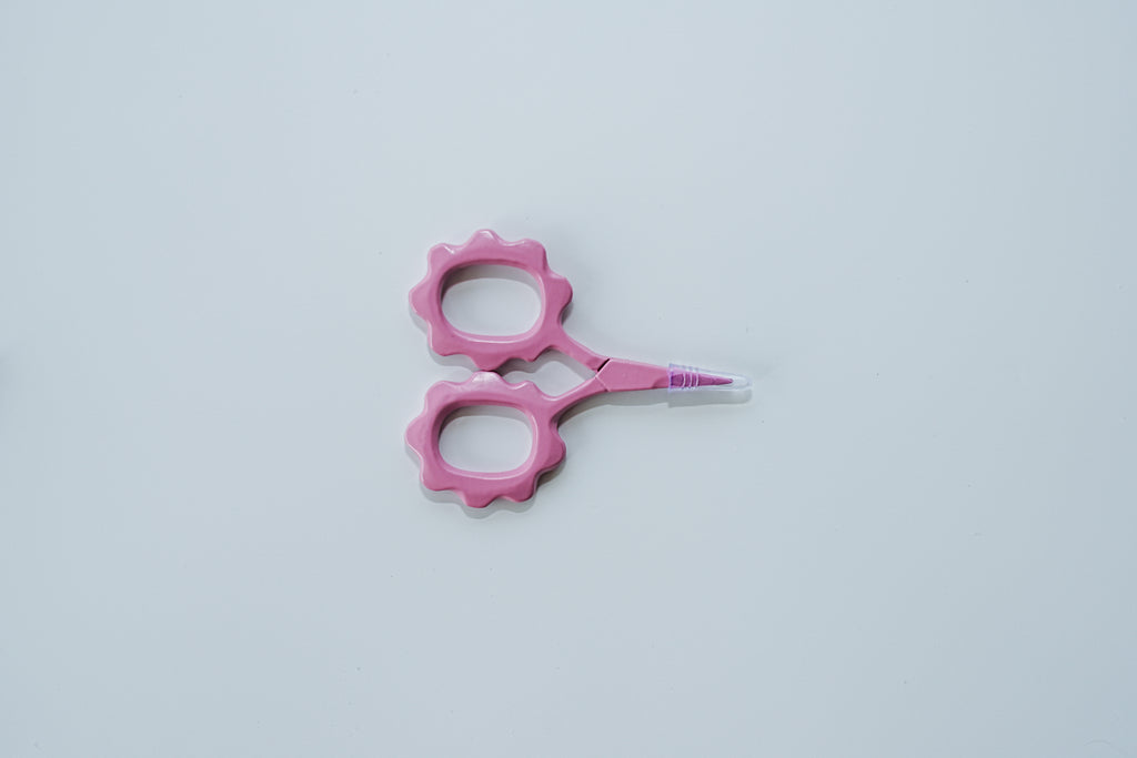Scallop Flower Needlepoint Scissors