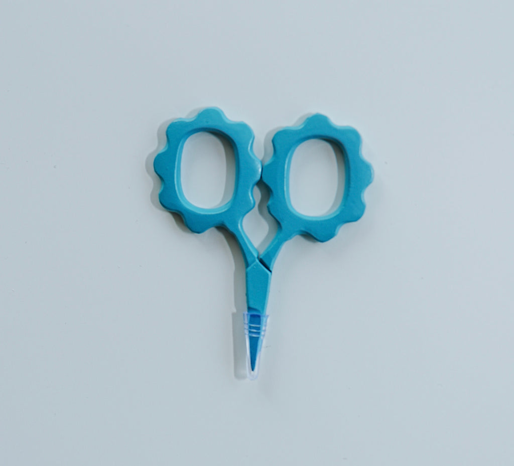Scallop Flower Needlepoint Scissors