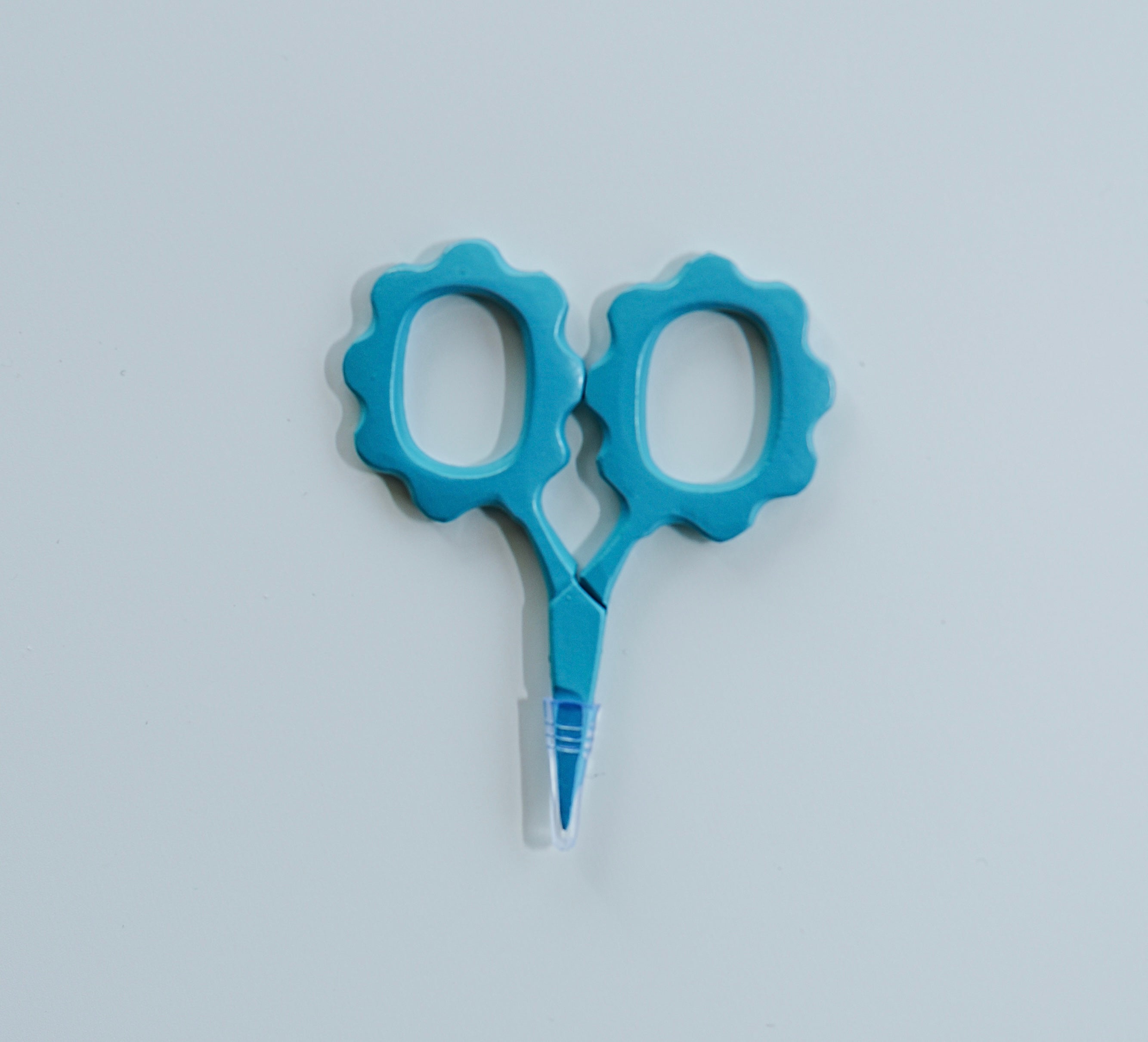 Scallop Flower Needlepoint Scissors