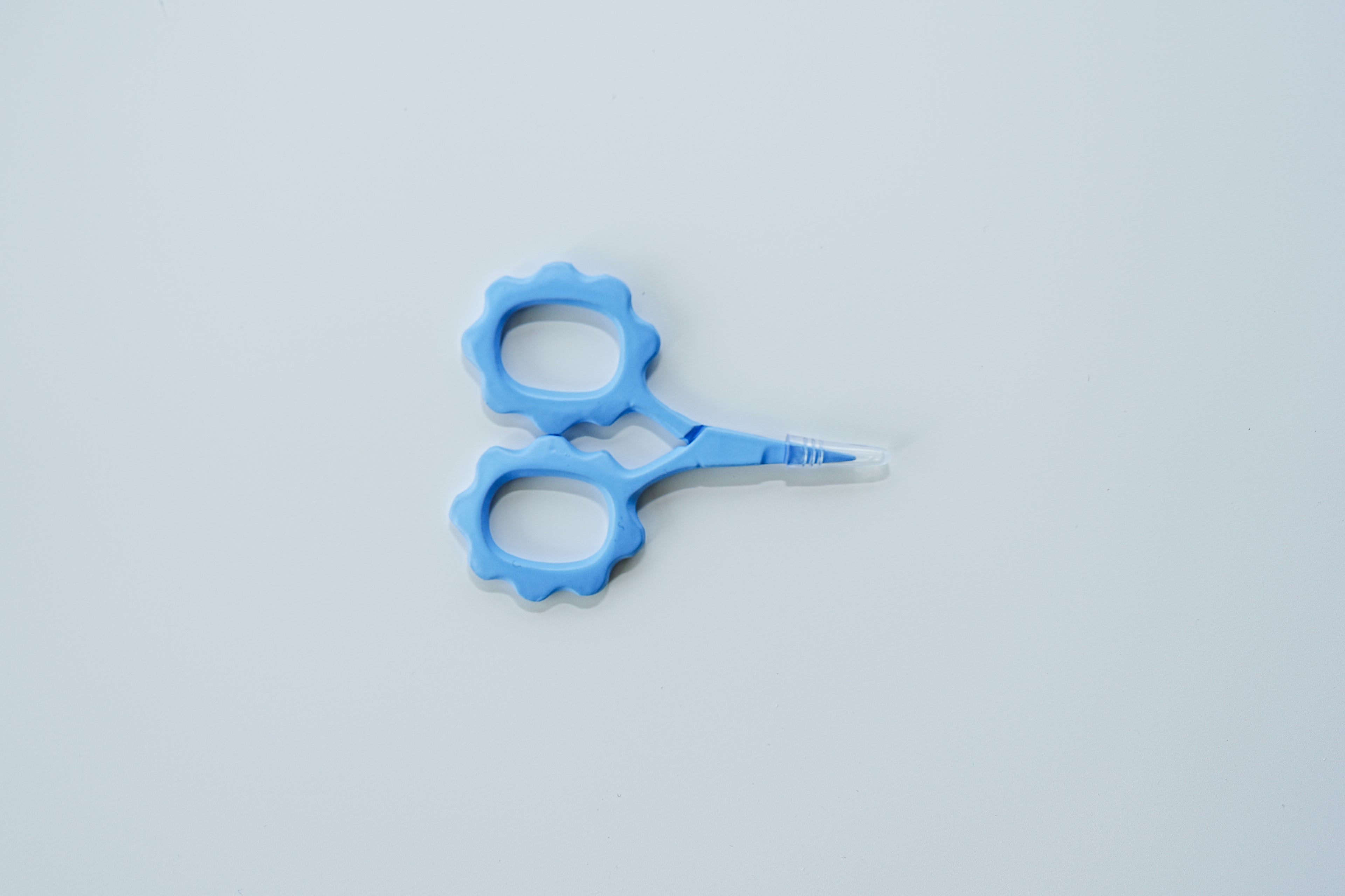 Scallop Flower Needlepoint Scissors